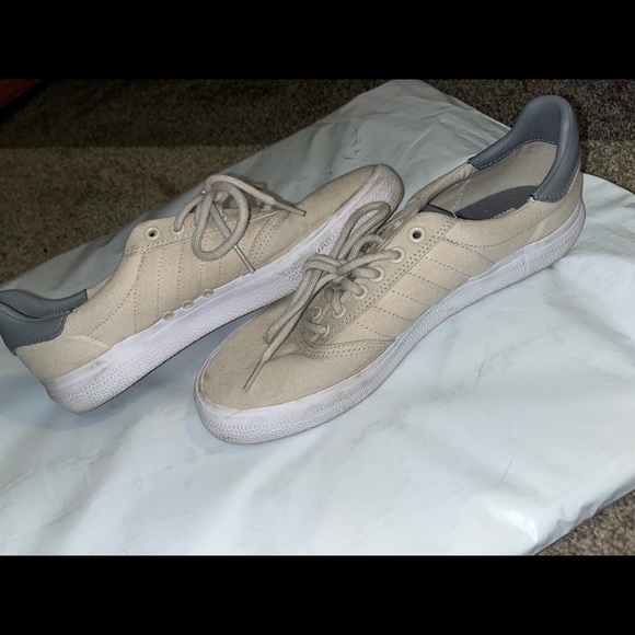 Adidas skateboarding shoes - Picture 4 of 4